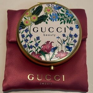 Gucci Floral Beauty Mirror - Gold and Pink